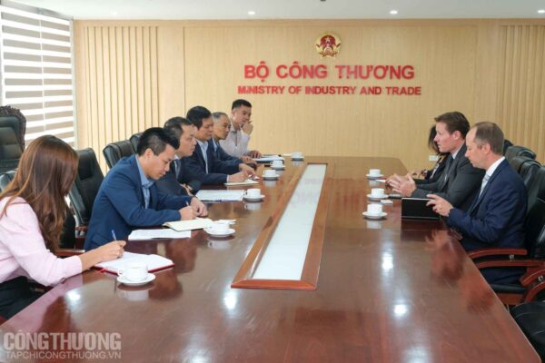 hoa-ky-ho-tro-viet-nam-dich-chuyen-sang-nang-luong-tai-tao